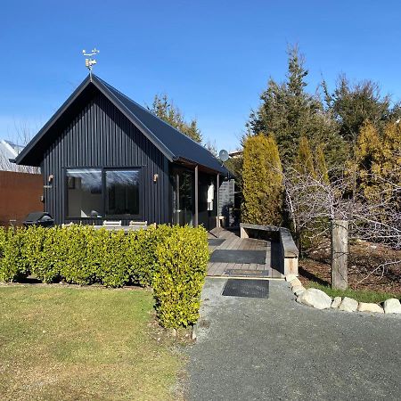 Black Beech House With Stunning Outdoor Bath Лейк Текапо Екстериор снимка