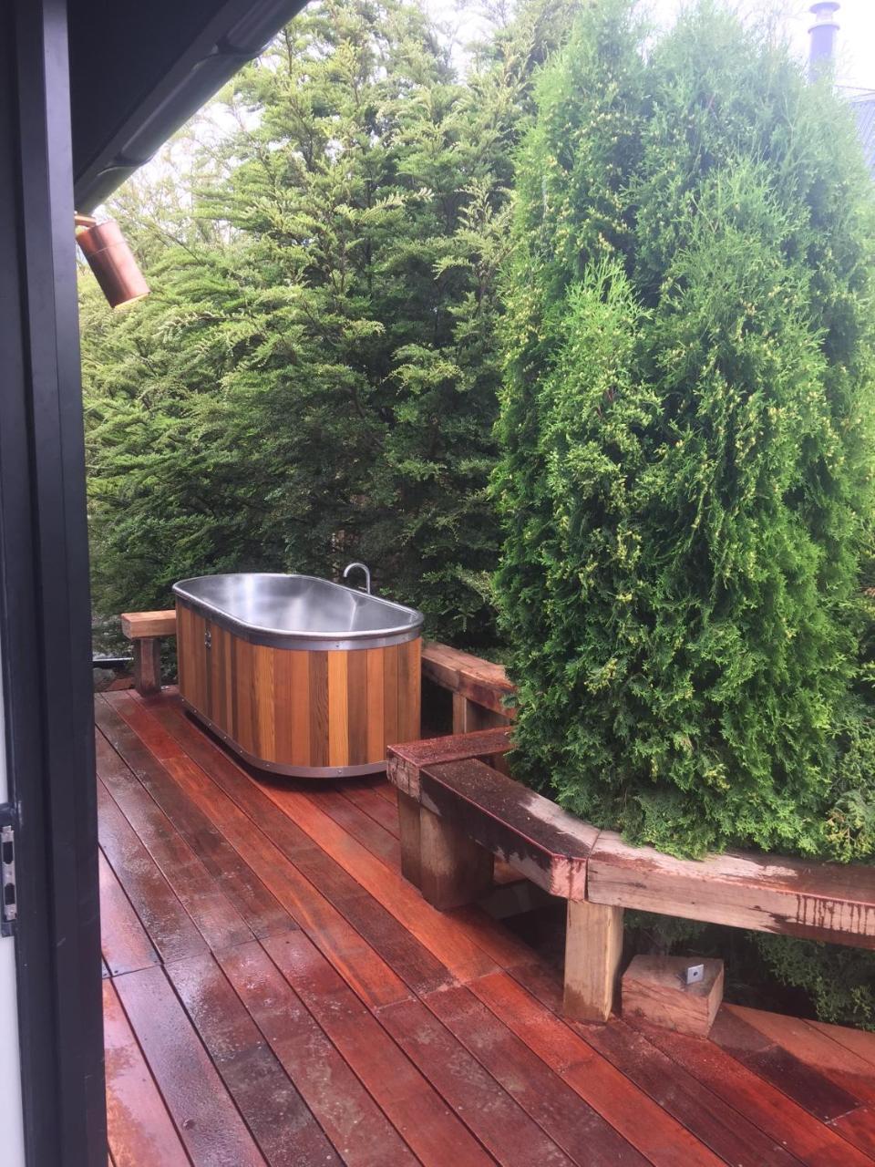 Black Beech House With Stunning Outdoor Bath Лейк Текапо Екстериор снимка
