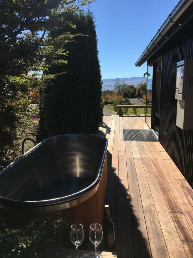 Black Beech House With Stunning Outdoor Bath Лейк Текапо Екстериор снимка
