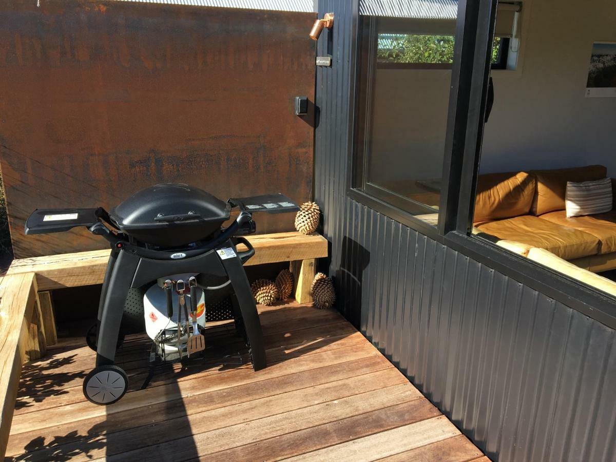 Black Beech House With Stunning Outdoor Bath Лейк Текапо Екстериор снимка