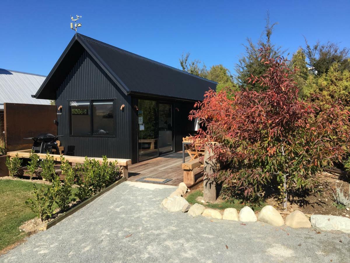 Black Beech House With Stunning Outdoor Bath Лейк Текапо Екстериор снимка